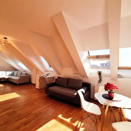 F Apartment *